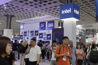 Intel ustupuje od planov na vystavbu fabrik v Nemecku a Polsku