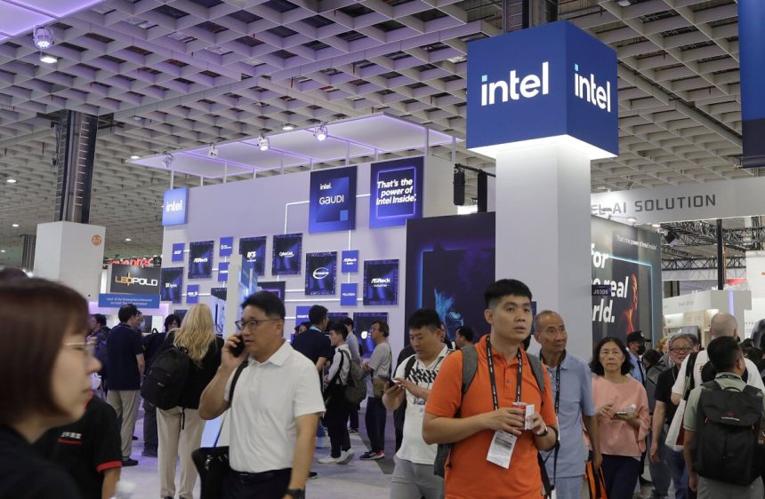 Intel ustupuje od planov na vystavbu fabrik v Nemecku a Polsku