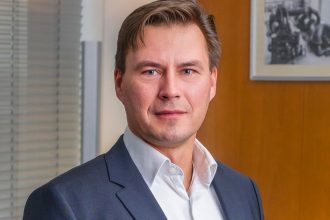 Novy prezident AHK Slovensko Potrebujeme statnikov nie len politikov