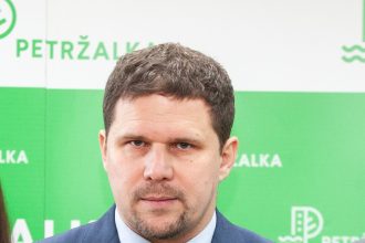 Petrzalsky starosta pred odchodom podpisal podozrivu zmluvu