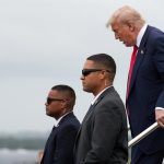 Trump prisiel do Skotska varoval Europu pred hrozbami