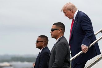 Trump prisiel do Skotska varoval Europu pred hrozbami