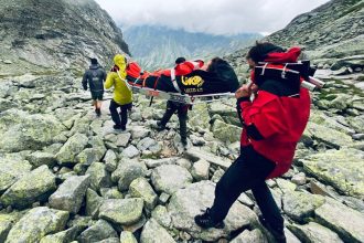 Turista si padom zranil nohu evakuovali ho vrtulnikom