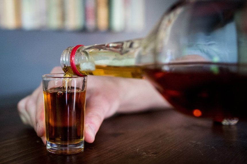Vydavky Slovakov na alkohol a tabak stupli nad 60 eur mesacne
