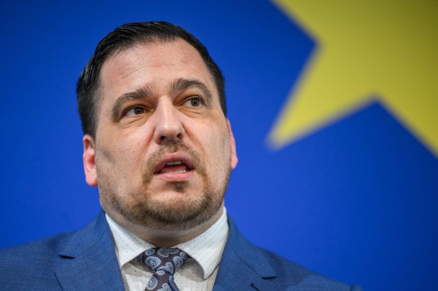 Zdechovsky prezentoval kriticku spravu z misie na Slovensku