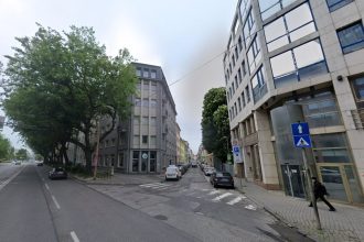 Znamy velkopodnikatel kupil kancelarie na prestavbu