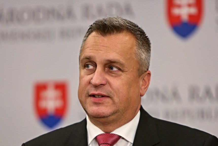 Danko ocakava zrusenie tendra na zachranky inak vyzyva Saska na odchod