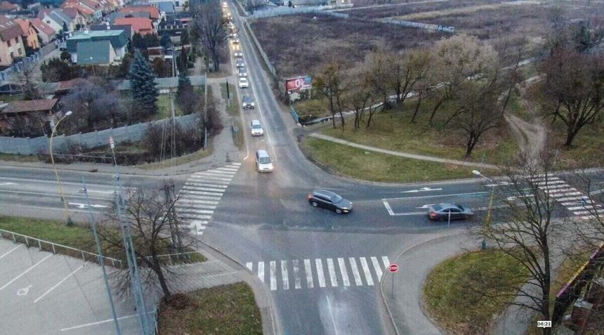 Domino efekt v doprave Kosic Zly stav mosta ovplyvnuje krizovatku