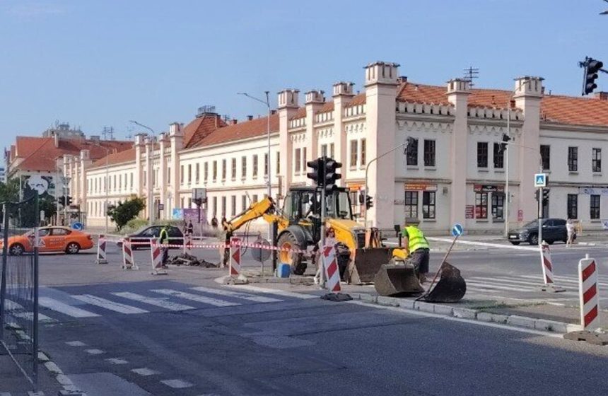 Dopravne obmedzenia na hlavnej krizovatke v Nitre