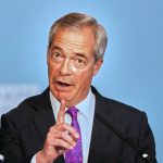 Farage predstavil plan na hromadne vyhostenie ziadatelov o azyl