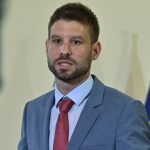 Fico prekryva skandal so zachrankami ovplyvnovanim volieb tvrdi Simecka