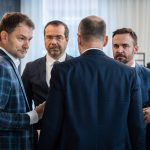 Hnutie Slovensko kritizuje tendr na zachranky Saska vyzyva na odchod