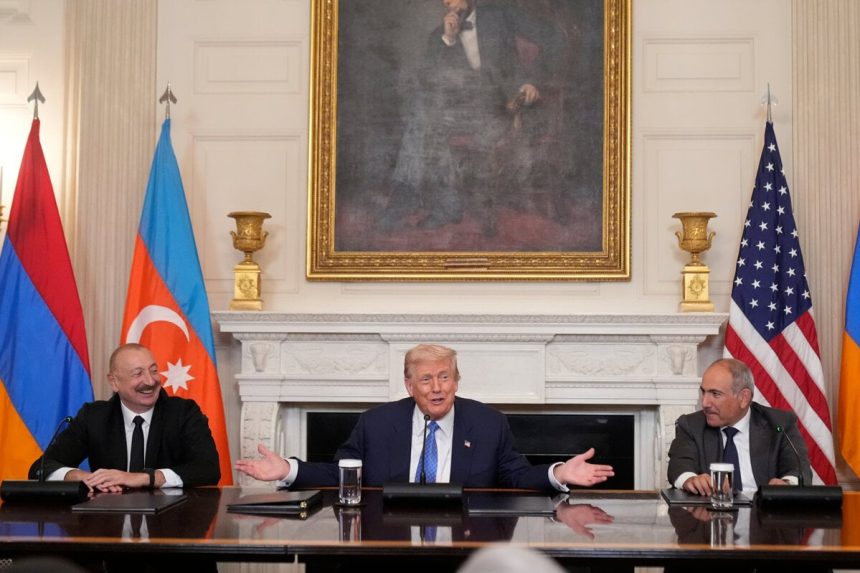 Lidri Armenska a Azerbajdzanu podpisali mierovu dohodu v USA