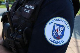 Mesto preverilo utok na advokata policajt chcel upokojit situaciu