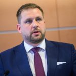 Minister zdravotnictva Sasko pripusta zrusenie tendra na zachranky