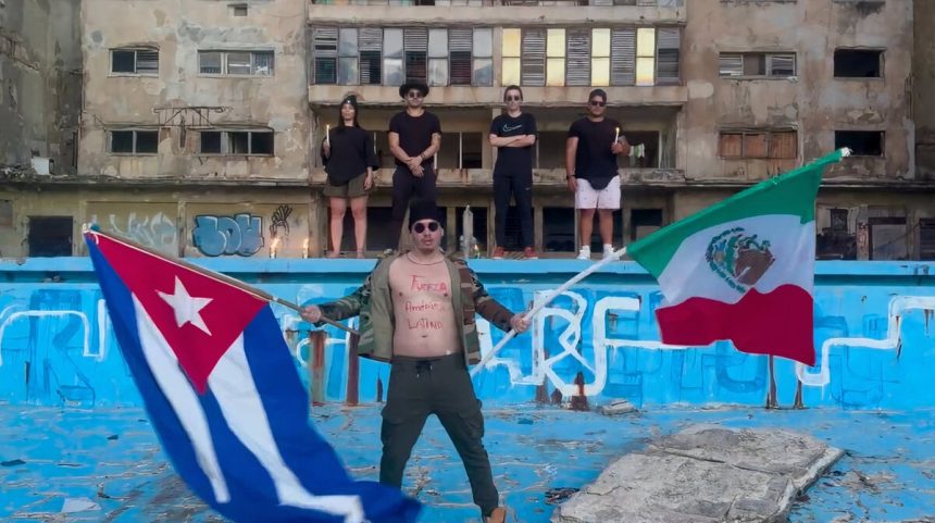 Namiesto samopalu luxus a pivo Vnuk Fidela Castra ukazuje bohatstvo na sietach rodina skripe zubami