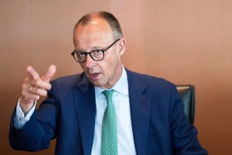 Nemecko pozastavi dodavky vojenskeho vybavenia do Izraela