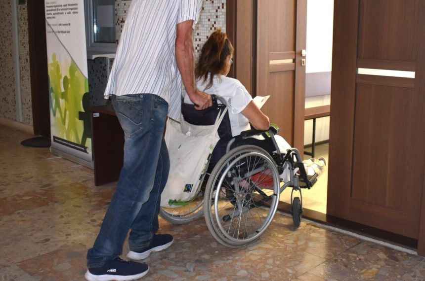 Okradla dochodkynu na invalidnom vozikou dostala styri roky