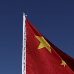 Pri zruteni nedostavaneho mosta v Cine zahynulo 12 ludi