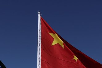 Pri zruteni nedostavaneho mosta v Cine zahynulo 12 ludi