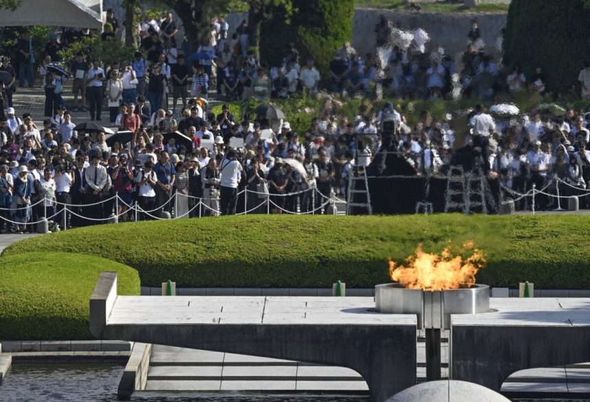 Recnici na ceremonii v HiroSime vyzvali na svet bez jadra