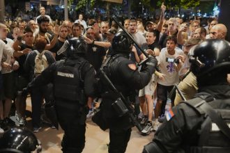 Studenti obvinuju Srbov zo snahy o vojnu