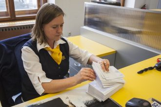 V Topolcanoch sa pobocky posty nerusia vidiek caka zmena prevadzky