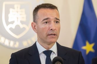 Vlada bude rokovat o troch skolskych zakonoch