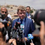 Wadephul navstivil palestinsku Tajbu odsudil nasilie izraelskych osadnikov