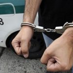 Zahral divadlo odputal pozornost a ukradol tasku Policia mladika uz vypatrala