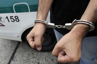 Zahral divadlo odputal pozornost a ukradol tasku Policia mladika uz vypatrala