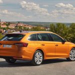 Zaujem o nove auta na Slovensku klesol starsie modely sa daria