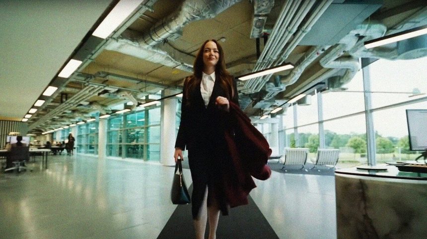 Ak niekto veri ze ste votrelec treba suhlasit Dystopia nie je buducnost hovori Lanthimos