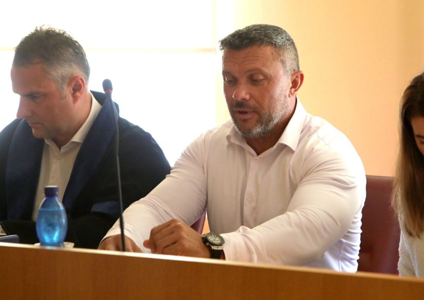 Cestarsku techniku chceli predat za euro