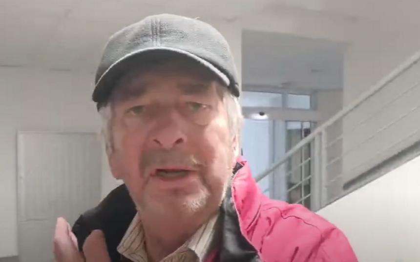 Docent z univerzity popieral holokaust knihu stopli