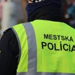 Dramaticky zasah Muz s nozom na siedmom poschodi