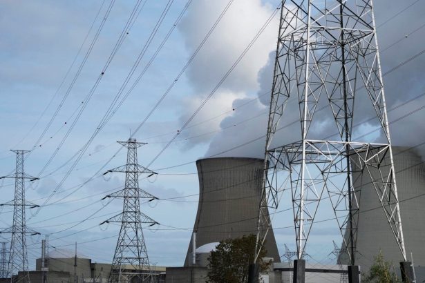 Iran v spolupraci s Ruskom postavi styri bloky jadrovej elektrarne v Siriku