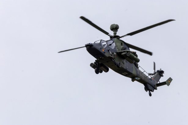 Madarsky vojensky vrtulnik musel nudzovo pristat