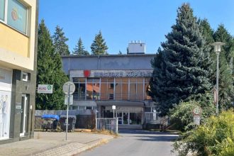 Plavaren opat otvorena s dlhsimi hodinami