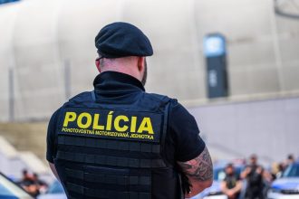 Policajni odborari sa zhromazdili pred parlamentom Minister nepochopil odborarov