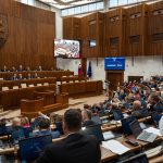 Policia opat preverovala podozrivu zasielku v parlamente