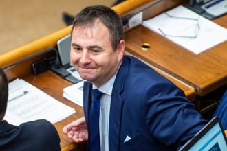 Poslanec Kery popiera facky zaznam neexistuje