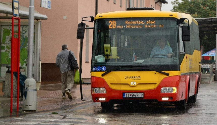 Prazdne autobusy jazdia po meste za miliony eur