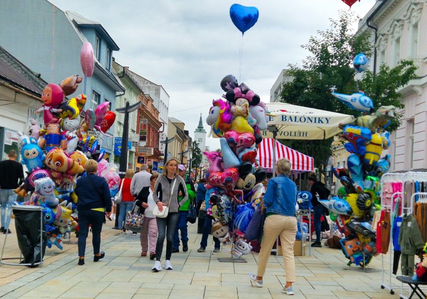Roztocte to na martinskom jarmoku folklor retro moda veterany nostalgicke hity