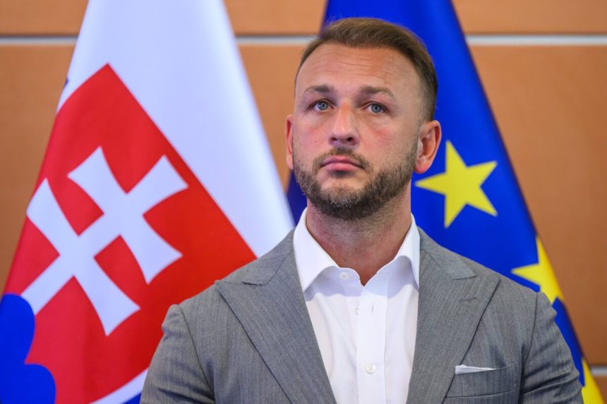 Strategiou Rakusana je utocit na Slovensko