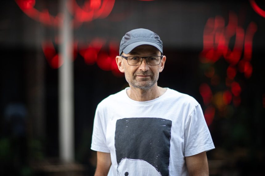 Zivot Jana Heftyho s parkinsonom Odbicykluje tisicky kilometrov rocne