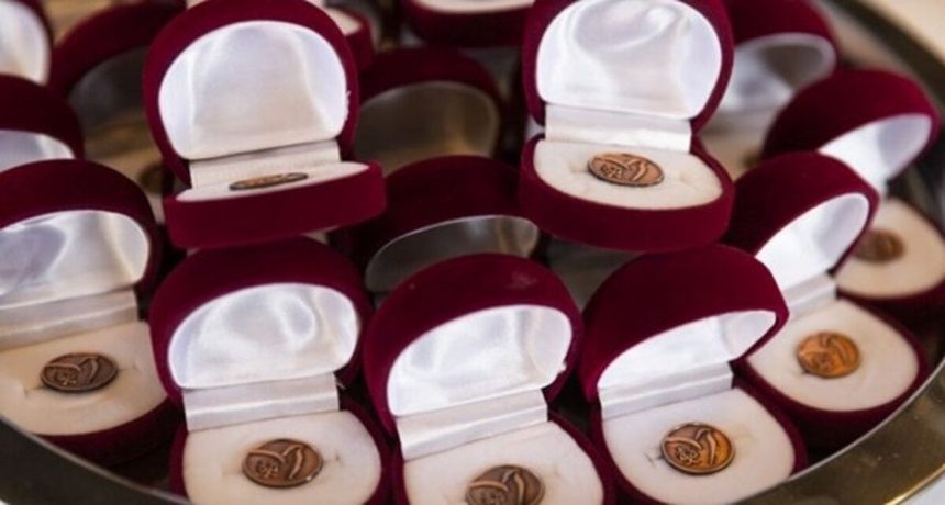 Cenu vojvodu z Edinburghu prevzalo vyse 470 studentov