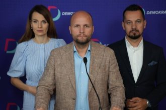 Demokrati ziadaju zvolanie rady kvoli Migalovym vyrokom