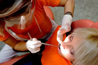 Na preventivne zubne prehliadky chodi menej ako polovica Slovakov