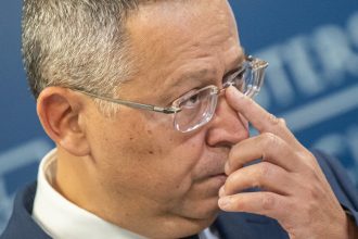 Na vychode vojna na zapade cla a opatrenia